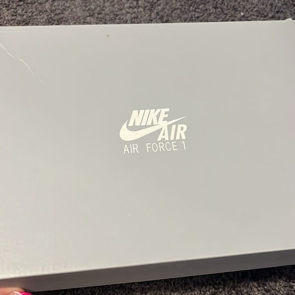 Air Force 1 - Picture 2 of 4